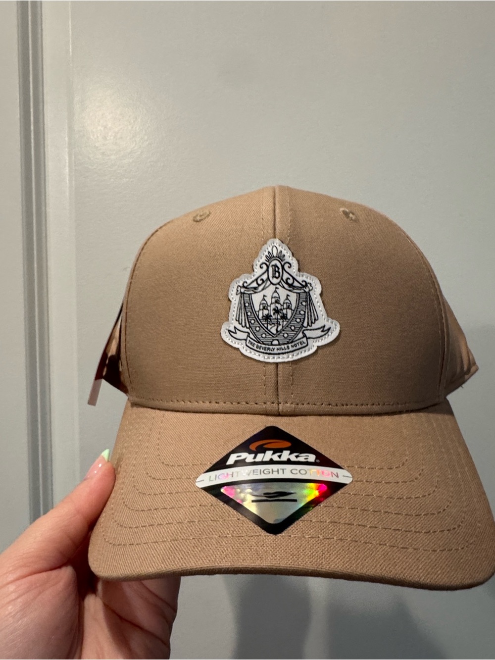 NWT! The Beverly Hills Hotel Crest Puka lightweight cotton tan baseball cap